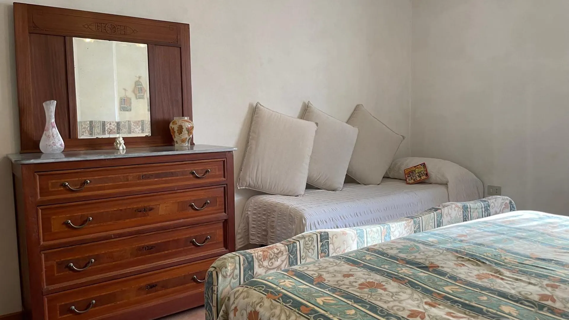 Agriturismo Podere le Tombe Affittacamere Palaia 0*,  Italia