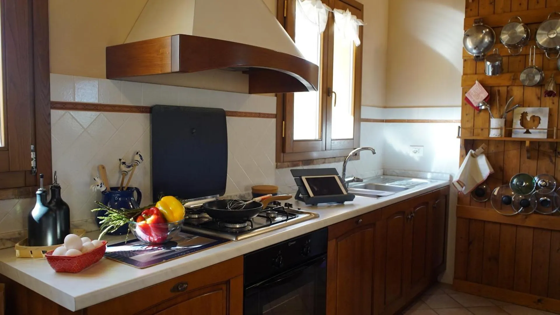 Agriturismo Podere Le Tombe Palaia 0*,