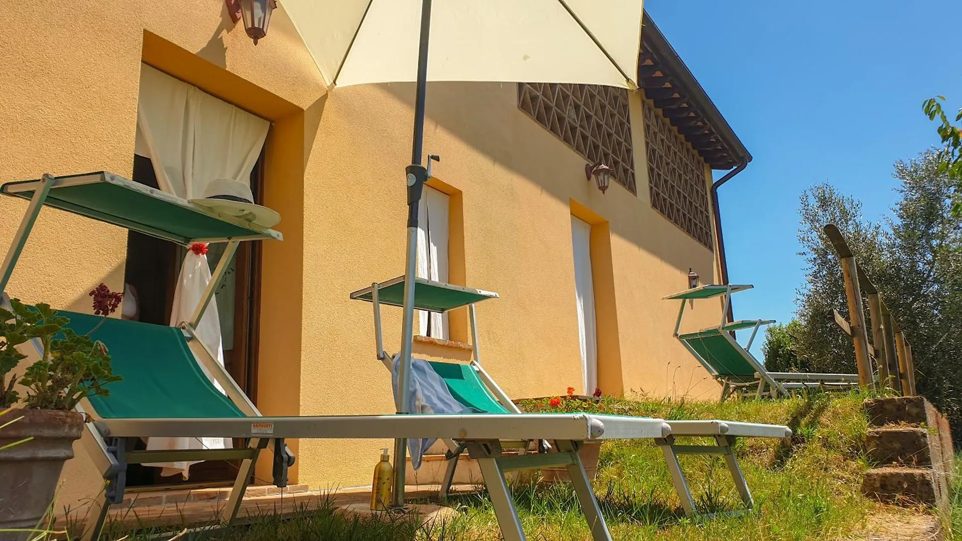 Agriturismo Podere le Tombe Affittacamere Palaia 0*,