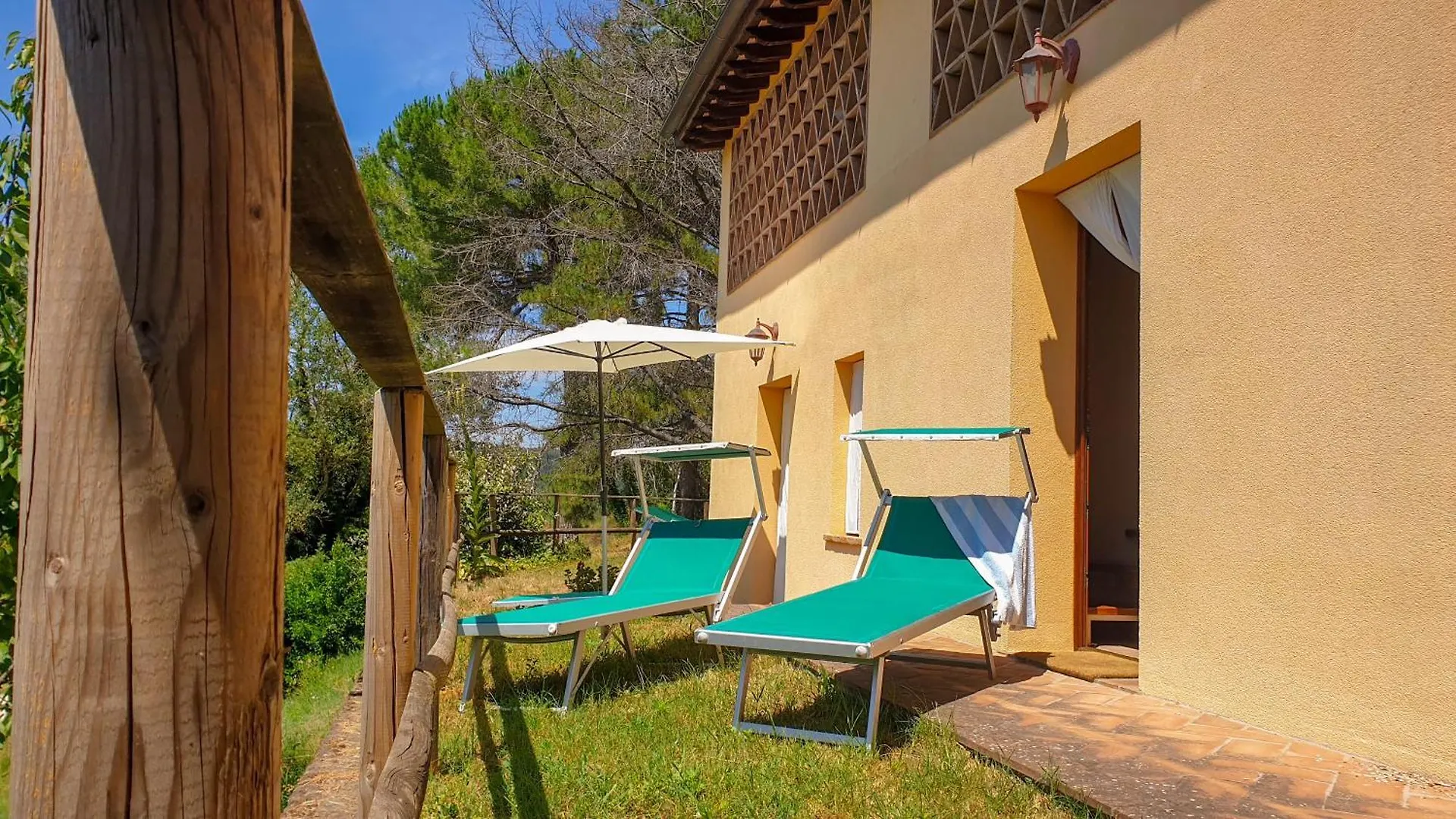 Agriturismo Podere Le Tombe Palaia Country house