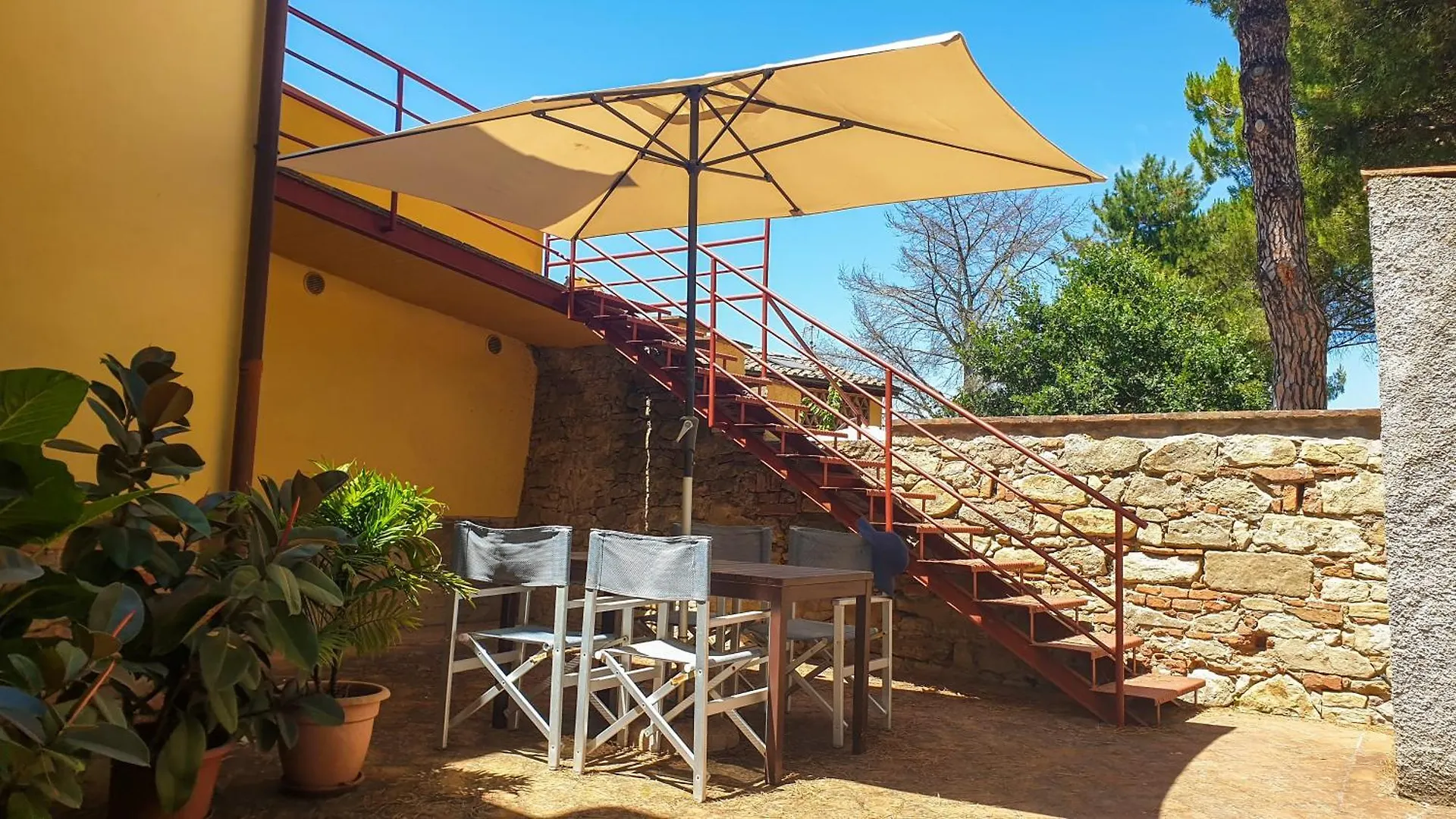 Agriturismo Podere Le Tombe Palaia Country house